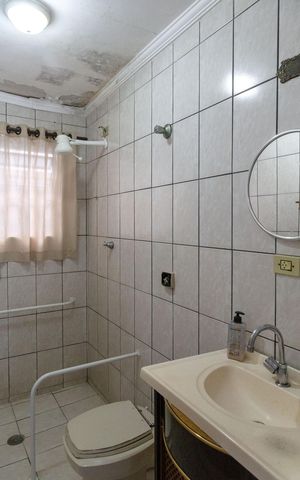 Casa à venda com 90m², 3 quartos e 2 vagasBanheiro social 1 - Casa 1