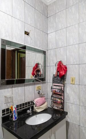 Casa à venda com 90m², 3 quartos e 2 vagasBanheiro social 2 - Casa 1
