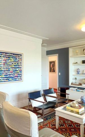 Apartamento à venda com 200m², 3 quartos e 3 vagas Apartamento à venda com 200m², 3 quartos e 3 vagasSala de TV