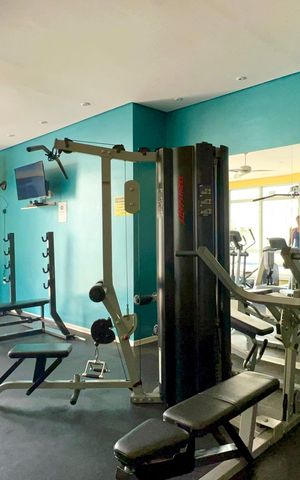 Apartamento à venda com 200m², 3 quartos e 3 vagas Apartamento à venda com 200m², 3 quartos e 3 vagasAcademia