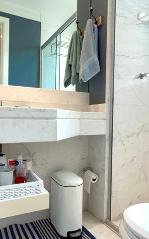 Apartamento à venda com 200m², 3 quartos e 3 vagas Apartamento à venda com 200m², 3 quartos e 3 vagasBanheiro
