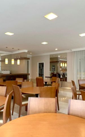 Apartamento à venda com 200m², 3 quartos e 3 vagas Apartamento à venda com 200m², 3 quartos e 3 vagasSalão de Festas