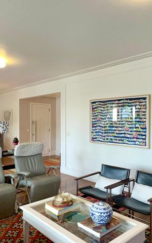Apartamento à venda com 200m², 3 quartos e 3 vagas Apartamento à venda com 200m², 3 quartos e 3 vagasSala de TV