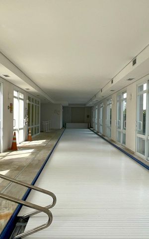 Apartamento à venda com 200m², 3 quartos e 3 vagas Apartamento à venda com 200m², 3 quartos e 3 vagasPiscina Coberta