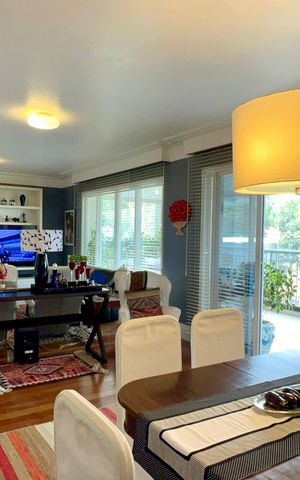 Apartamento à venda com 200m², 3 quartos e 3 vagas Apartamento à venda com 200m², 3 quartos e 3 vagasSala de Jantar