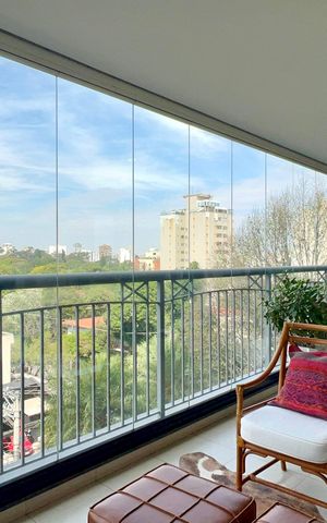 Apartamento à venda com 200m², 3 quartos e 3 vagas Apartamento à venda com 200m², 3 quartos e 3 vagasVaranda gourmet