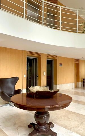 Apartamento à venda com 200m², 3 quartos e 3 vagas Apartamento à venda com 200m², 3 quartos e 3 vagasHall de entrada