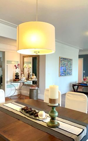 Apartamento à venda com 200m², 3 quartos e 3 vagas Apartamento à venda com 200m², 3 quartos e 3 vagasSala de Jantar