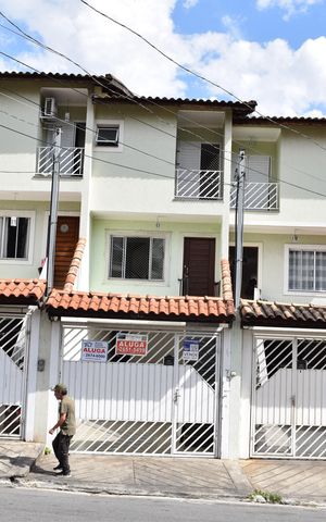 Casa para alugar com 103m², 2 quartos e 3 vagasFachada