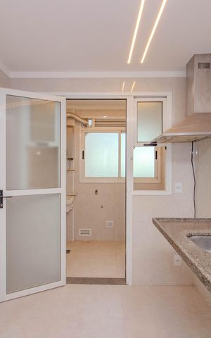 Apartamento para alugar com 90m², 3 quartos e sem vaga Apartamento para alugar com 90m², 3 quartos e sem vagaCozinha e Área de Serviço