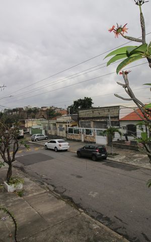 Casa à venda com 300m², 3 quartos e 1 vagaVista da rua