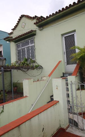 Casa à venda com 300m², 3 quartos e 1 vagaQuintal frente