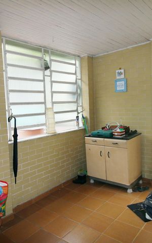 Casa à venda com 300m², 3 quartos e 1 vagaÁrea de Serviço