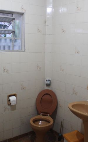 Casa à venda com 315m², 3 quartos e 2 vagasBanheiro 2