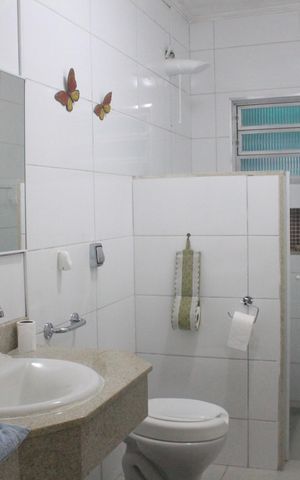 Casa à venda com 315m², 3 quartos e 2 vagasBanheiro 1