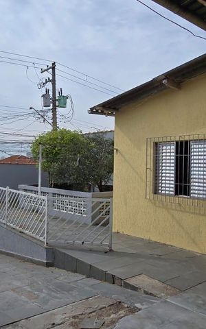 Casa para alugar com 250m², 2 quartos e 4 vagas Casa para alugar com 250m², 2 quartos e 4 vagasQuintal e Garagem