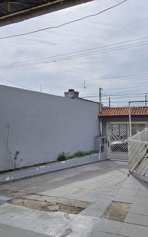 Casa para alugar com 250m², 2 quartos e 4 vagas Casa para alugar com 250m², 2 quartos e 4 vagasQuintal e Garagem