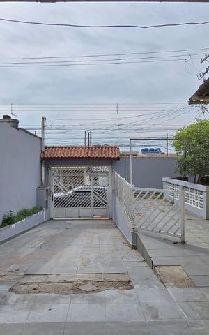 Casa para alugar com 250m², 2 quartos e 4 vagas Casa para alugar com 250m², 2 quartos e 4 vagasQuintal e Garagem