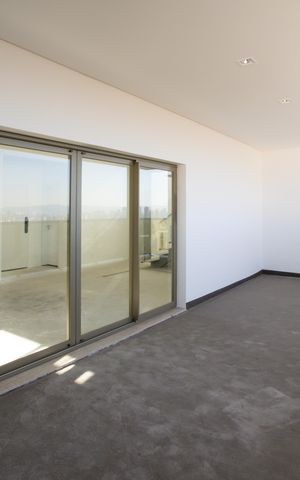 Apartamento à venda com 474m², 3 quartos e 4 vagas Apartamento à venda com 474m², 3 quartos e 4 vagasVaranda