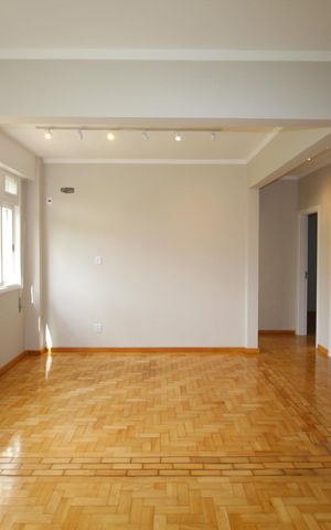 Apartamento à venda com 86m², 2 quartos e sem vagaSala