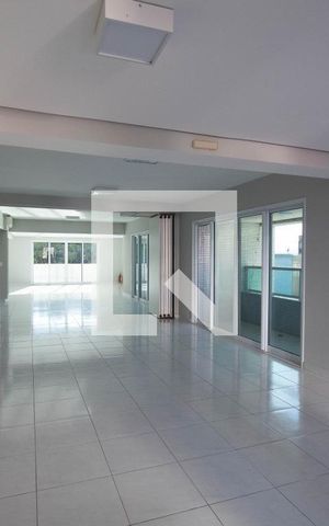 Apartamento à venda com 118m², 3 quartos e 3 vagas Apartamento à venda com 118m², 3 quartos e 3 vagasÁrea comum - Salão de festas