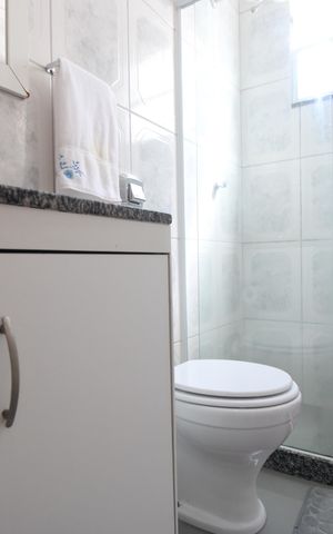 Casa à venda com 65m², 2 quartos e 1 vagaBanheiro da suíte 1