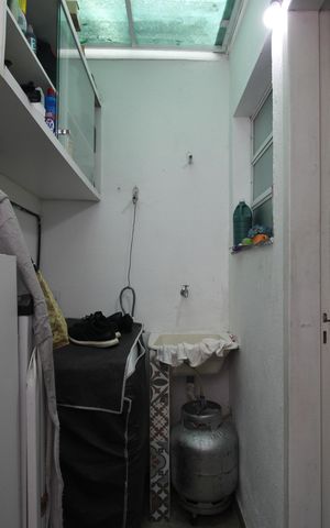 Casa à venda com 65m², 2 quartos e 1 vagaÁrea de serviço