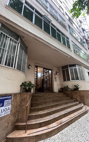 Apartamento para alugar com 159m², 3 quartos e 1 vaga