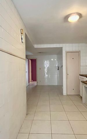 Apartamento para alugar com 159m², 3 quartos e 1 vaga