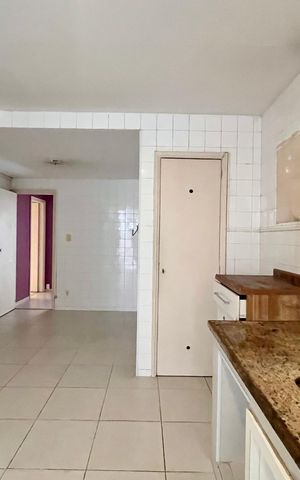 Apartamento para alugar com 159m², 3 quartos e 1 vaga