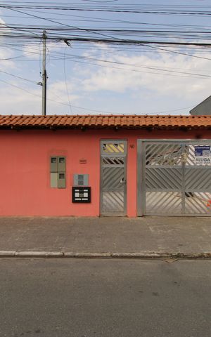 Casa para alugar com 60m², 1 quarto e 1 vagaFachada