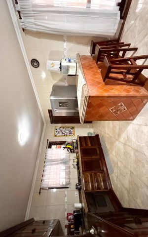 Casa à venda com 425m², 3 quartos e 4 vagas Casa à venda com 425m², 3 quartos e 4 vagasCozinha