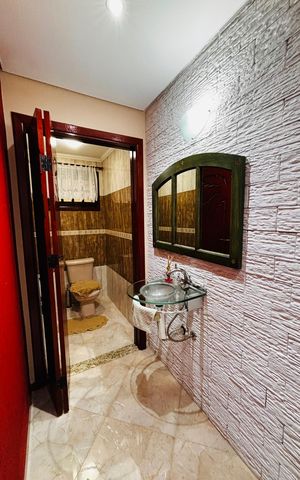Casa à venda com 425m², 3 quartos e 4 vagas Casa à venda com 425m², 3 quartos e 4 vagasLavabo
