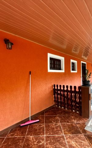 Casa à venda com 425m², 3 quartos e 4 vagas Casa à venda com 425m², 3 quartos e 4 vagasVaranda