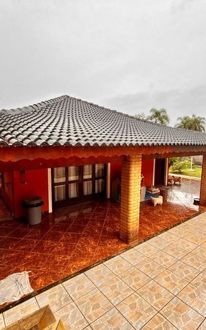Casa à venda com 425m², 3 quartos e 4 vagas Casa à venda com 425m², 3 quartos e 4 vagasFundos