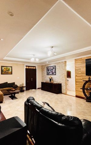 Casa à venda com 425m², 3 quartos e 4 vagas Casa à venda com 425m², 3 quartos e 4 vagasSala