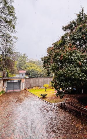 Casa à venda com 425m², 3 quartos e 4 vagas Casa à venda com 425m², 3 quartos e 4 vagasVista da Sacada