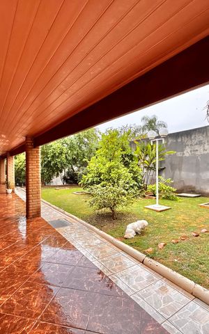 Casa à venda com 425m², 3 quartos e 4 vagas Casa à venda com 425m², 3 quartos e 4 vagasVaranda