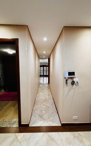 Casa à venda com 425m², 3 quartos e 4 vagas Casa à venda com 425m², 3 quartos e 4 vagasCorredor