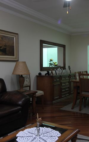 Casa à venda com 220m², 3 quartos e 4 vagassala
