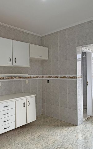 Apartamento para alugar com 96m², 2 quartos e 1 vagaCozinha e Área de Serviço