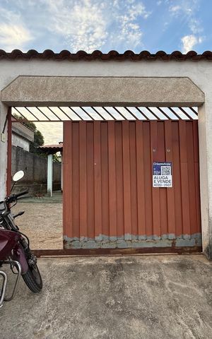 Casa à venda com 90m², 2 quartos e 3 vagas Casa à venda com 90m², 2 quartos e 3 vagasFachada