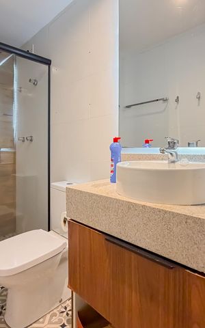 Apartamento à venda com 81m², 3 quartos e 2 vagas Apartamento à venda com 81m², 3 quartos e 2 vagasBanheiro Corredor