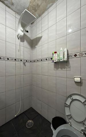 Casa à venda com 96m², 4 quartos e 2 vagas Casa à venda com 96m², 4 quartos e 2 vagasBanheiro de serviço