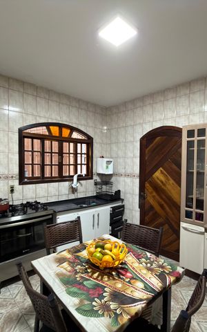 Casa à venda com 96m², 4 quartos e 2 vagas Casa à venda com 96m², 4 quartos e 2 vagasCozinha