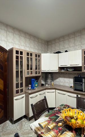 Casa à venda com 96m², 4 quartos e 2 vagas Casa à venda com 96m², 4 quartos e 2 vagasCozinha