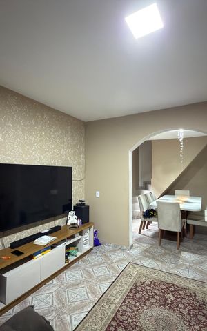 Casa à venda com 96m², 4 quartos e 2 vagas Casa à venda com 96m², 4 quartos e 2 vagasSala