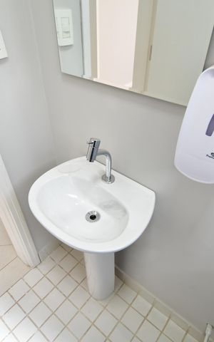 Casa à venda com 223m², 6 quartos e 3 vagasBanheiro Suíte