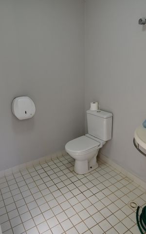Casa à venda com 223m², 6 quartos e 3 vagasBanheiro