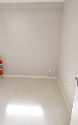 Casa à venda com 223m², 6 quartos e 3 vagasQuarto 5 - Suíte